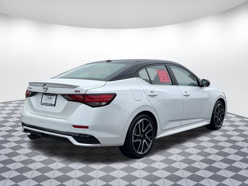 Used 2024 Nissan Sentra SR w/ SR Premium Package image 7