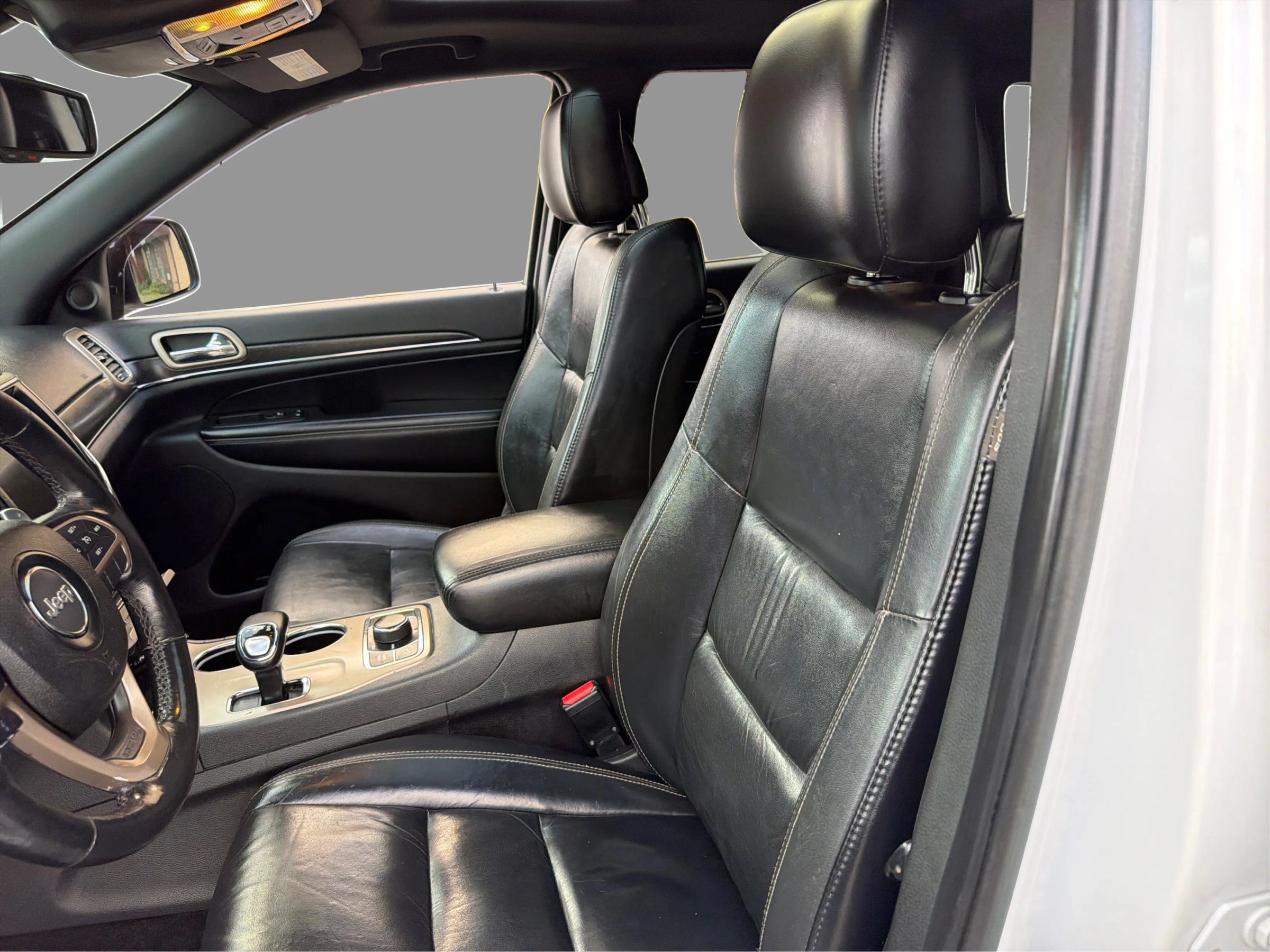 Used 2015 Jeep Grand Cherokee Limited AWD/4WD image 10
