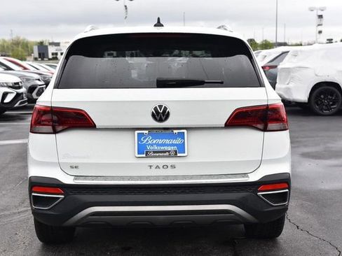 Used 2023 Volkswagen Taos SE w/ Panoramic Sunroof Package image 6