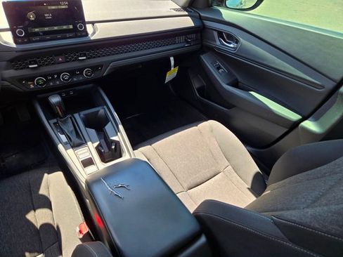 Certified 2025 Honda Accord SE image 17