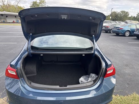 Used 2024 Chevrolet Malibu LT image 28