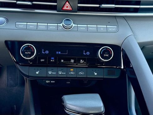 Used 2025 Hyundai Elantra SEL w/ Cargo Package image 15