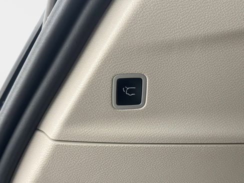 Used 2022 Chrysler Pacifica Limited image 15