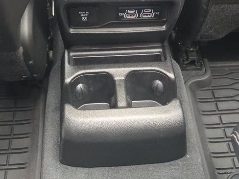 Used 2023 Jeep Grand Cherokee L Limited w/ Luxury Tech Group II image 21