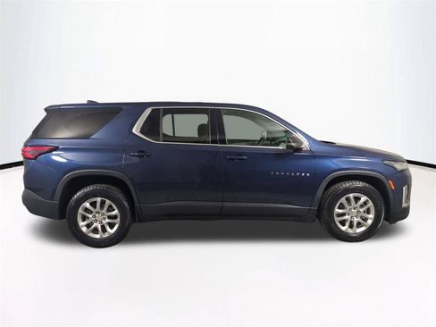 Used 2022 Chevrolet Traverse LS FWD image 4