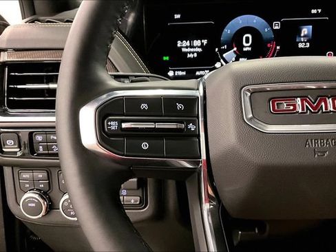 Used 2025 GMC Yukon XL Elevation w/ Elevation Premium Package AWD/4WD image 27