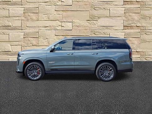 Certified 2024 Cadillac Escalade V w/ Heavy-Duty Trailer Package image 2