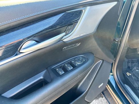 Used 2024 Cadillac XT5 Premium Luxury AWD/4WD image 18