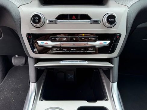 Certified 2023 Ford Explorer XLT w/ Equipment Group 202A RWD image 18