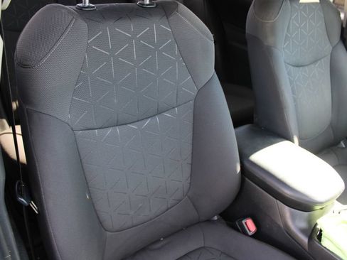 Used 2021 Toyota RAV4 XLE AWD/4WD image 13