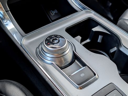 Used 2021 Ford Edge Titanium image 17