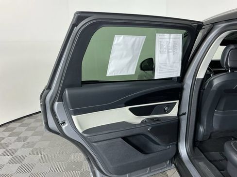 Used 2025 Lincoln Nautilus Reserve AWD/4WD image 30