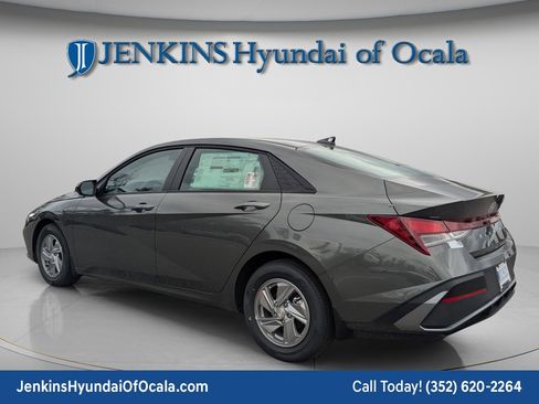 New 2026 Hyundai Elantra SE image 6