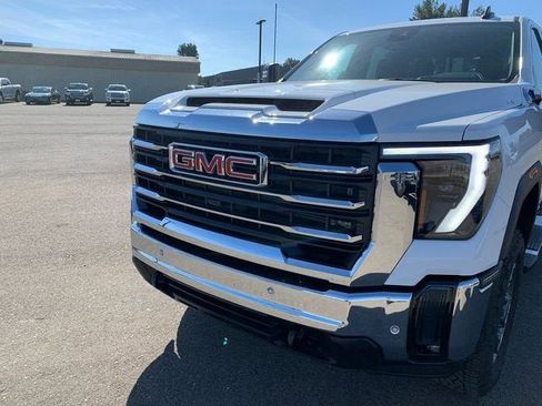 New 2026 GMC Sierra 2500 SLE w/ Max Trailering Package AWD/4WD image 3