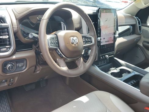 Used 2025 RAM 1500 Laramie AWD/4WD image 16