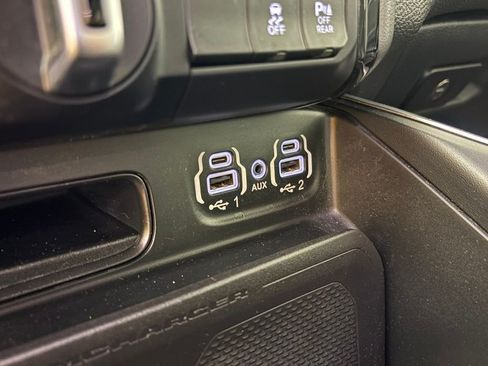 Used 2021 RAM 1500 Laramie AWD/4WD image 29