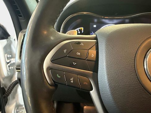 Used 2020 Jeep Grand Cherokee Limited X image 29