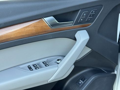 Used 2022 Audi Q5 2.0T Premium w/ Convenience Package image 22