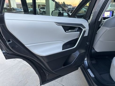 Used 2023 Toyota RAV4 XLE Premium image 24