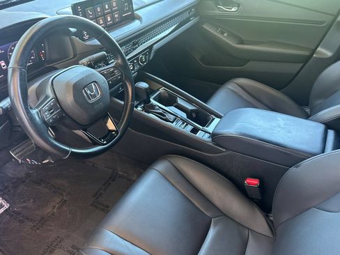 Used 2025 Honda Accord Sport image 11