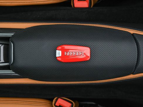 Used 2022 Ferrari 812 GTS image 20