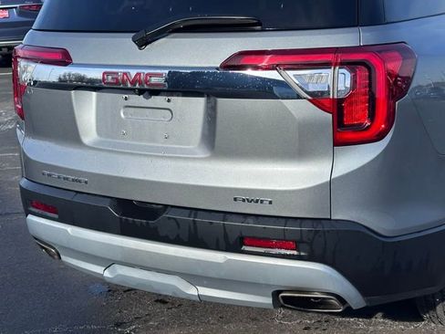Used 2023 GMC Acadia SLE w/ Driver Convenience Package image 10