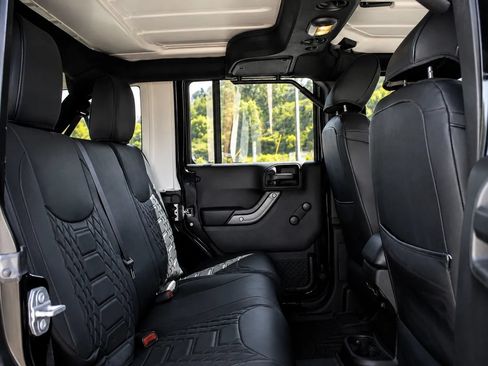 Used 2017 Jeep Wrangler Unlimited Sport w/ Connectivity Group AWD/4WD image 17