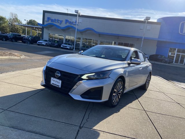 Used 2023 Nissan Altima 2.5 SV AWD/4WD image 4