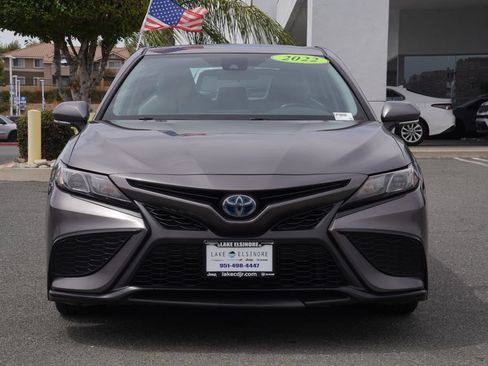 Used 2022 Toyota Camry SE w/ Cold Weather Package FWD image 9