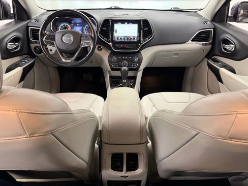 Used 2020 Jeep Cherokee Limited FWD image 31
