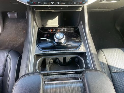 Used 2024 Jeep Wagoneer Series II w/ Flexible Seating Group AWD/4WD image 21