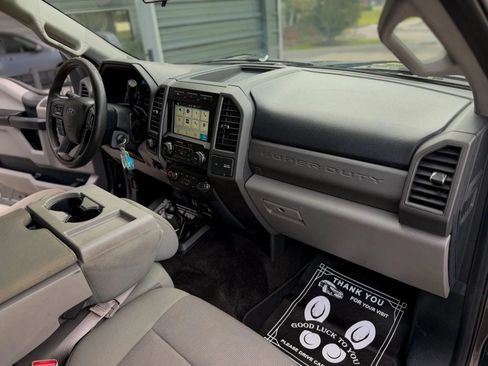 Used 2017 Ford F250 XL w/ STX Appearance Package AWD/4WD image 16