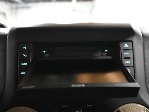 Used 2018 Jeep Wrangler Unlimited Sport S image 36