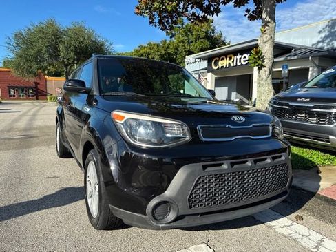 Used 2015 Kia Soul FWD image 2