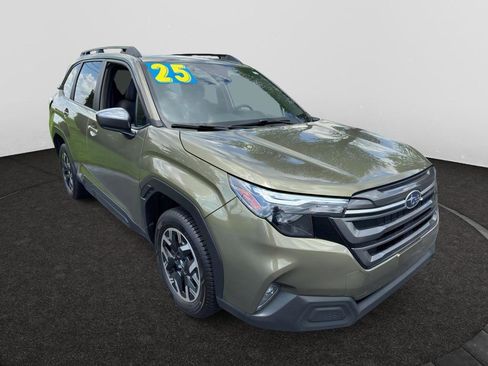 Used 2025 Subaru Forester Premium AWD/4WD image 3