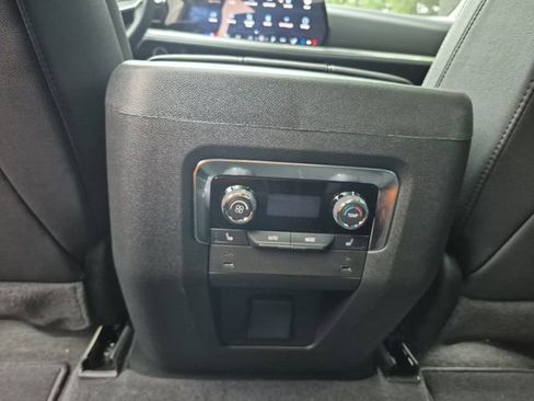 Used 2025 Chevrolet Tahoe Z71 w/ Comfort Package AWD/4WD image 28