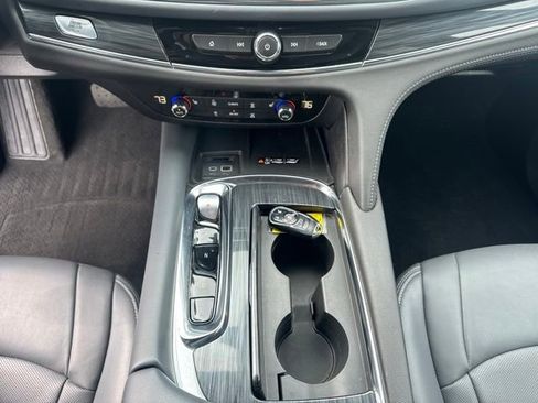 Used 2023 Buick Enclave Essence FWD image 13