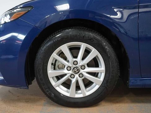Used 2025 Toyota Camry LE image 9