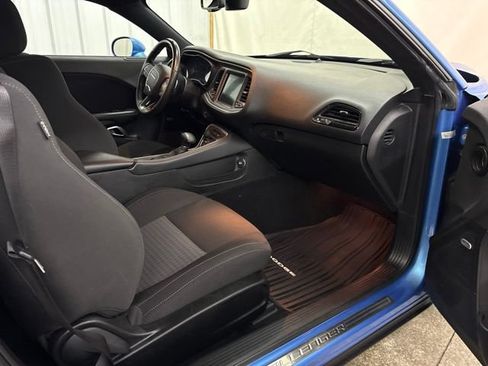 Used 2019 Dodge Challenger R/T RWD image 18