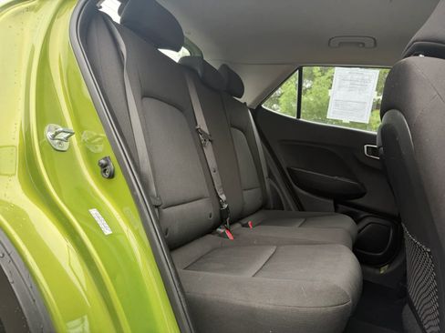 Used 2020 Hyundai Venue SE FWD image 13