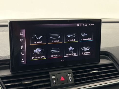 Used 2023 Audi Q5 2.0T Premium Plus w/ Premium Plus Package AWD/4WD image 19