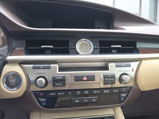 Used 2018 Lexus ES 350 w/ Navigation System Package FWD image 14