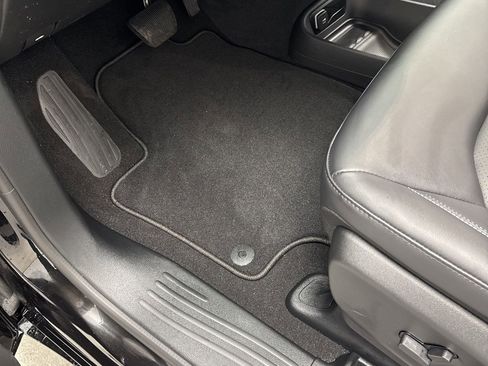 New 2026 Chrysler Pacifica Select w/ S Appearance Package image 16