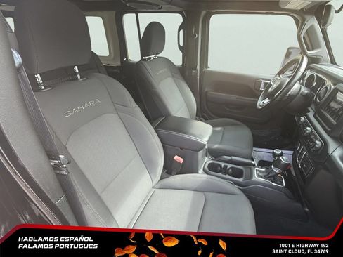 Used 2019 Jeep Wrangler Unlimited Sahara w/ Safety Group AWD/4WD image 12