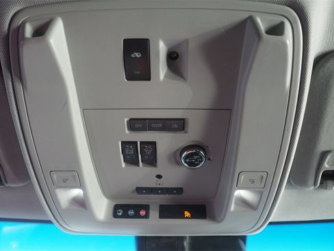 Used 2019 Cadillac Escalade ESV Premium Luxury image 27