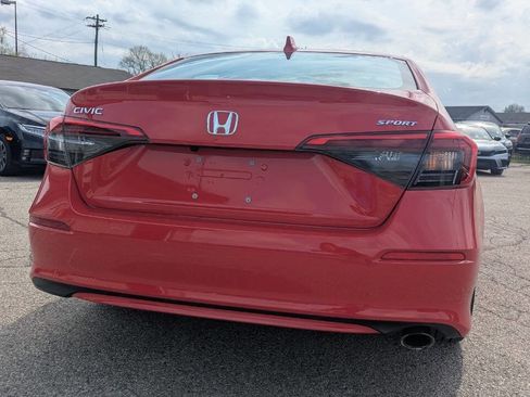 Used 2023 Honda Civic Sport image 2