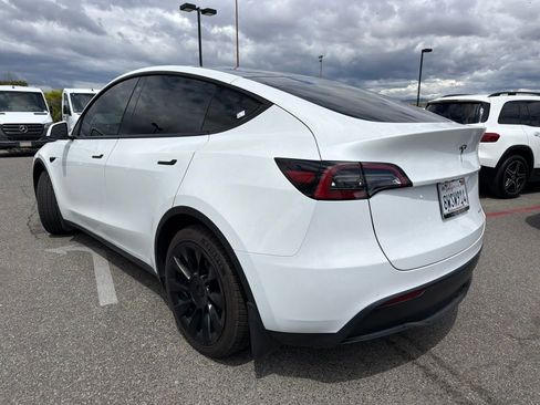Used 2021 Tesla Model Y Long Range AWD/4WD image 6