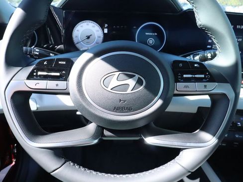 New 2025 Hyundai Elantra Limited image 11