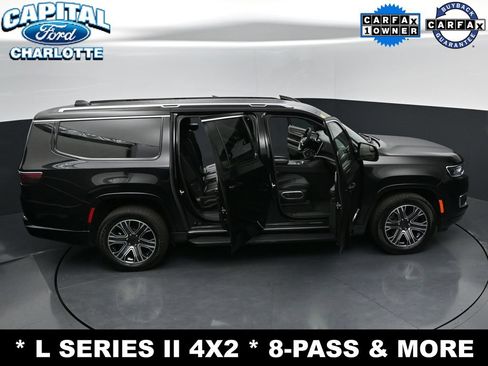 Used 2024 Jeep Wagoneer L Series II RWD image 33