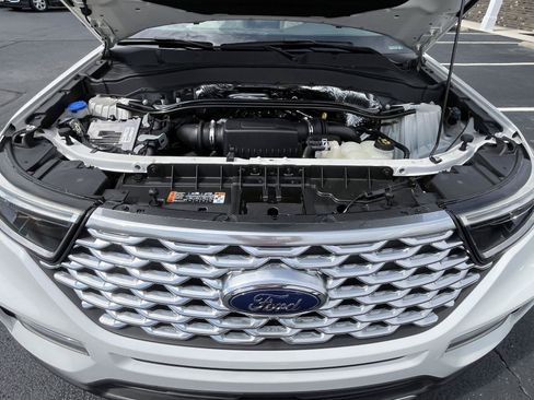 Used 2020 Ford Explorer Platinum w/ Premium Technology Package AWD/4WD image 26
